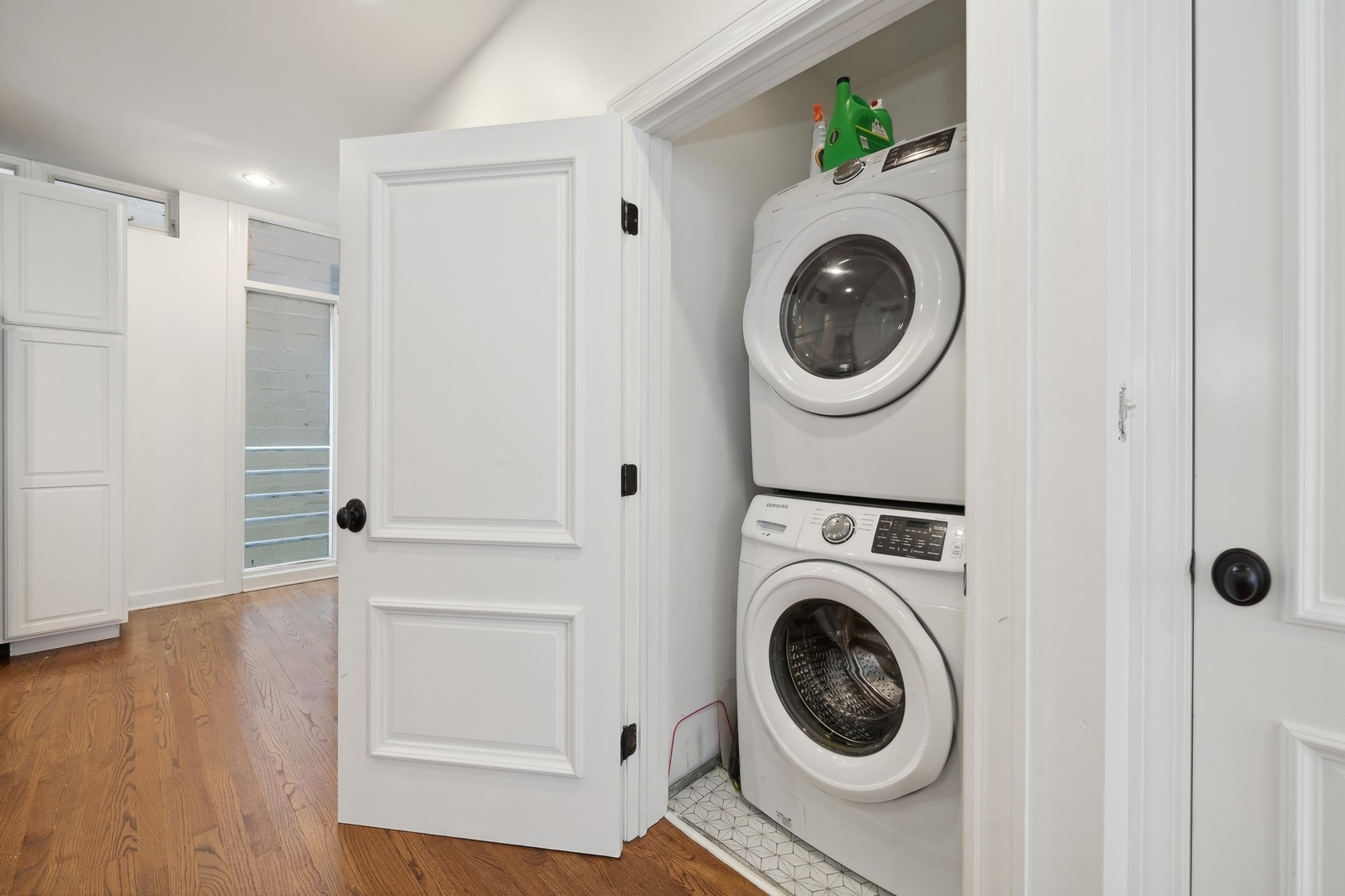 2319 N Hamilton Avenue Unit: 4