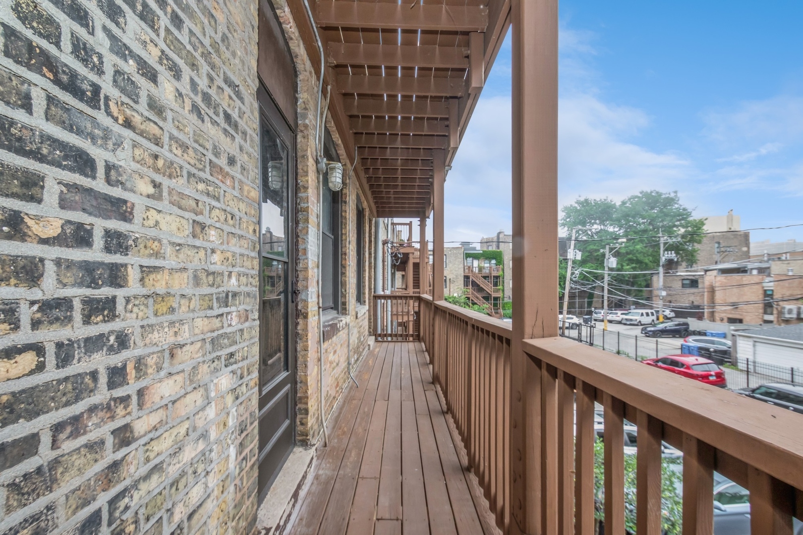 745 W Wellington Avenue Unit: 2
