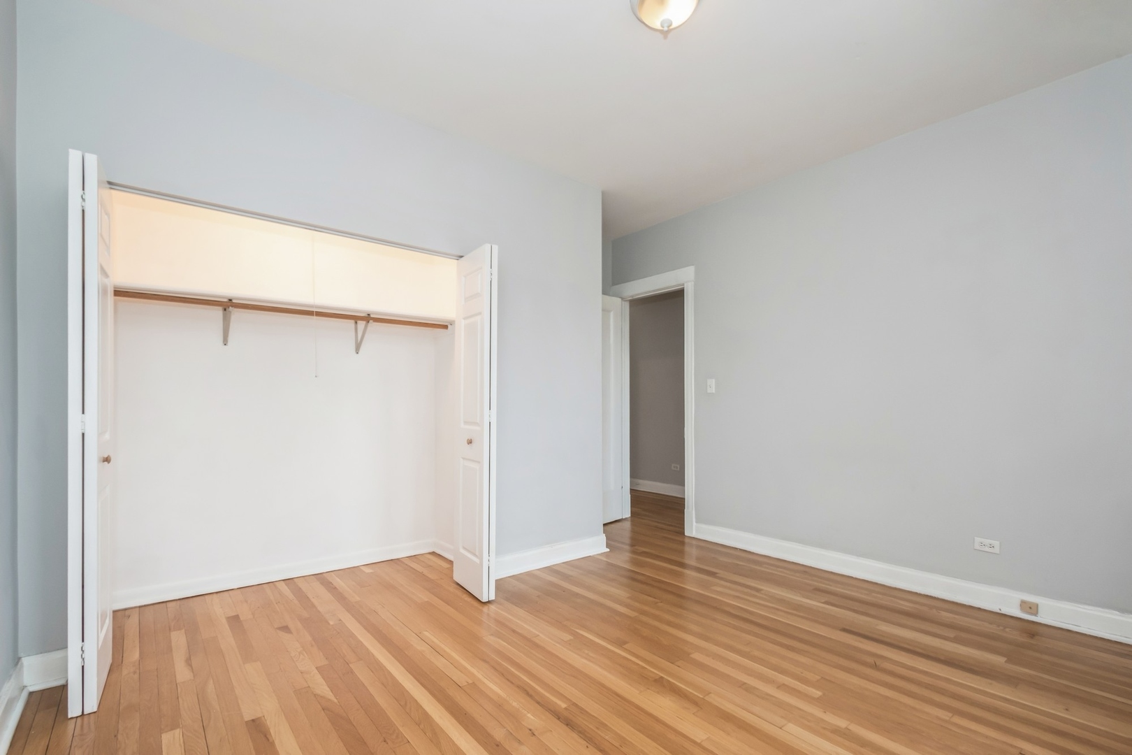 745 W Wellington Avenue Unit: 2
