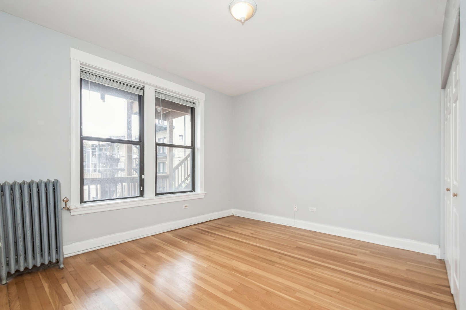 745 W Wellington Avenue Unit: 2