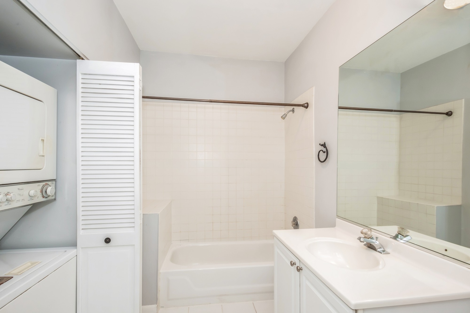 745 W Wellington Avenue Unit: 2