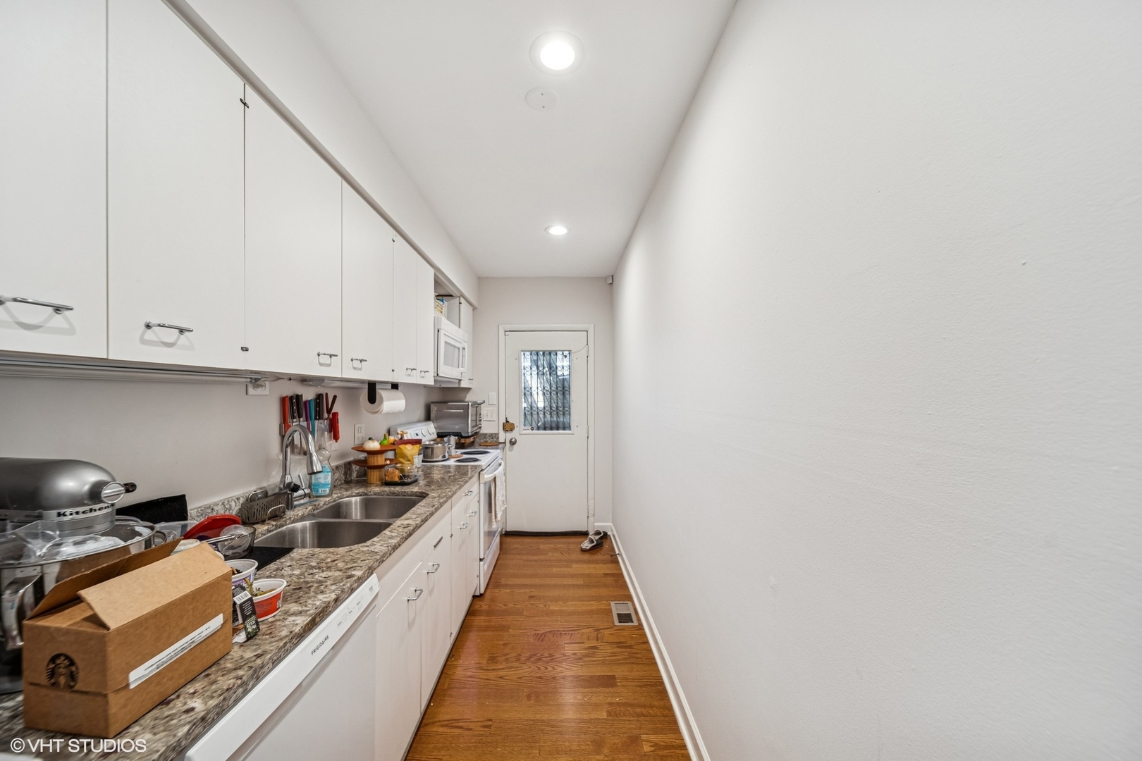 328 W Concord Place