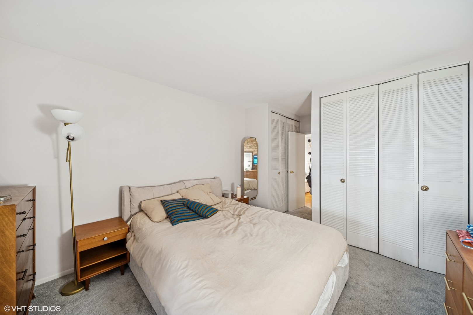 328 W Concord Place
