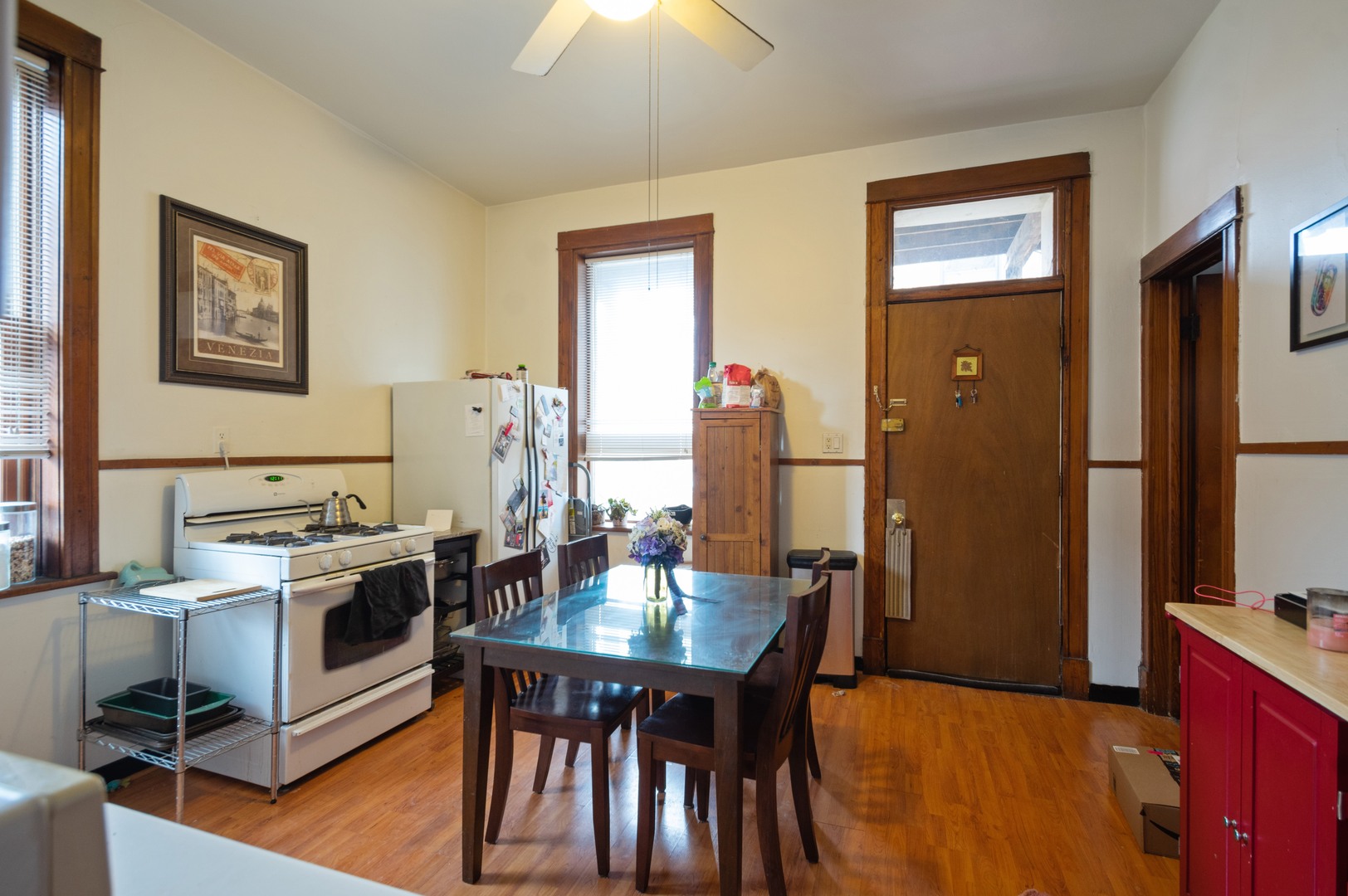 3552 N Lakewood Avenue Unit: 3