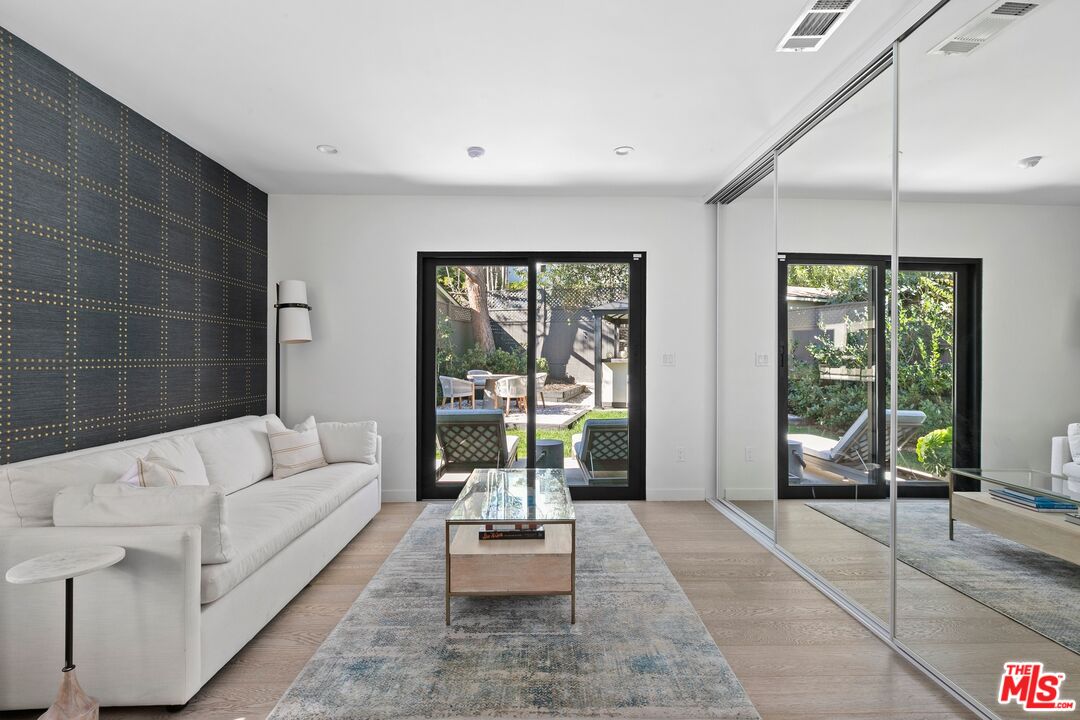 16723 W Sunset Blvd