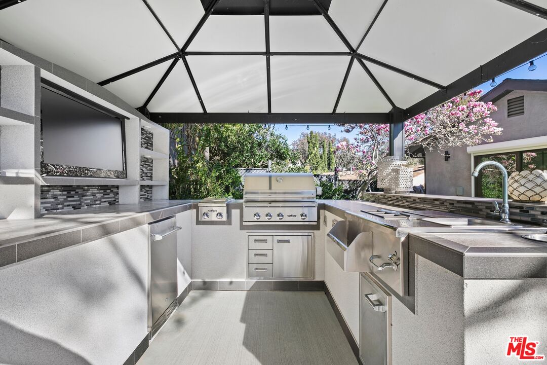 16723 W Sunset Blvd