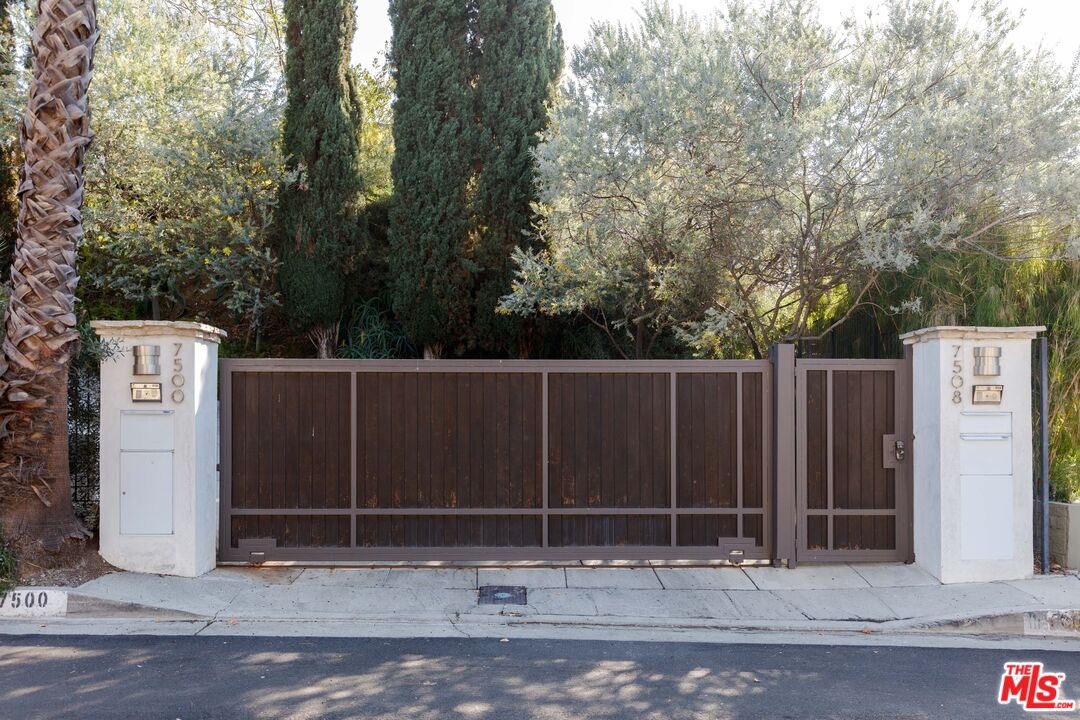 7500 Devista Dr