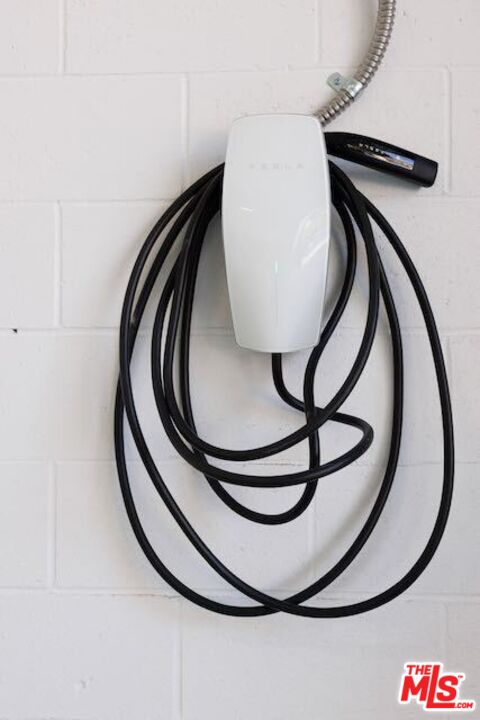1523 Cabrillo Ave