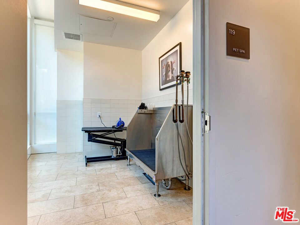 1705 Ocean Ave Unit: 105
