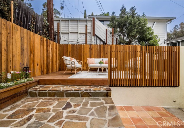 929 Sanborn AVE
