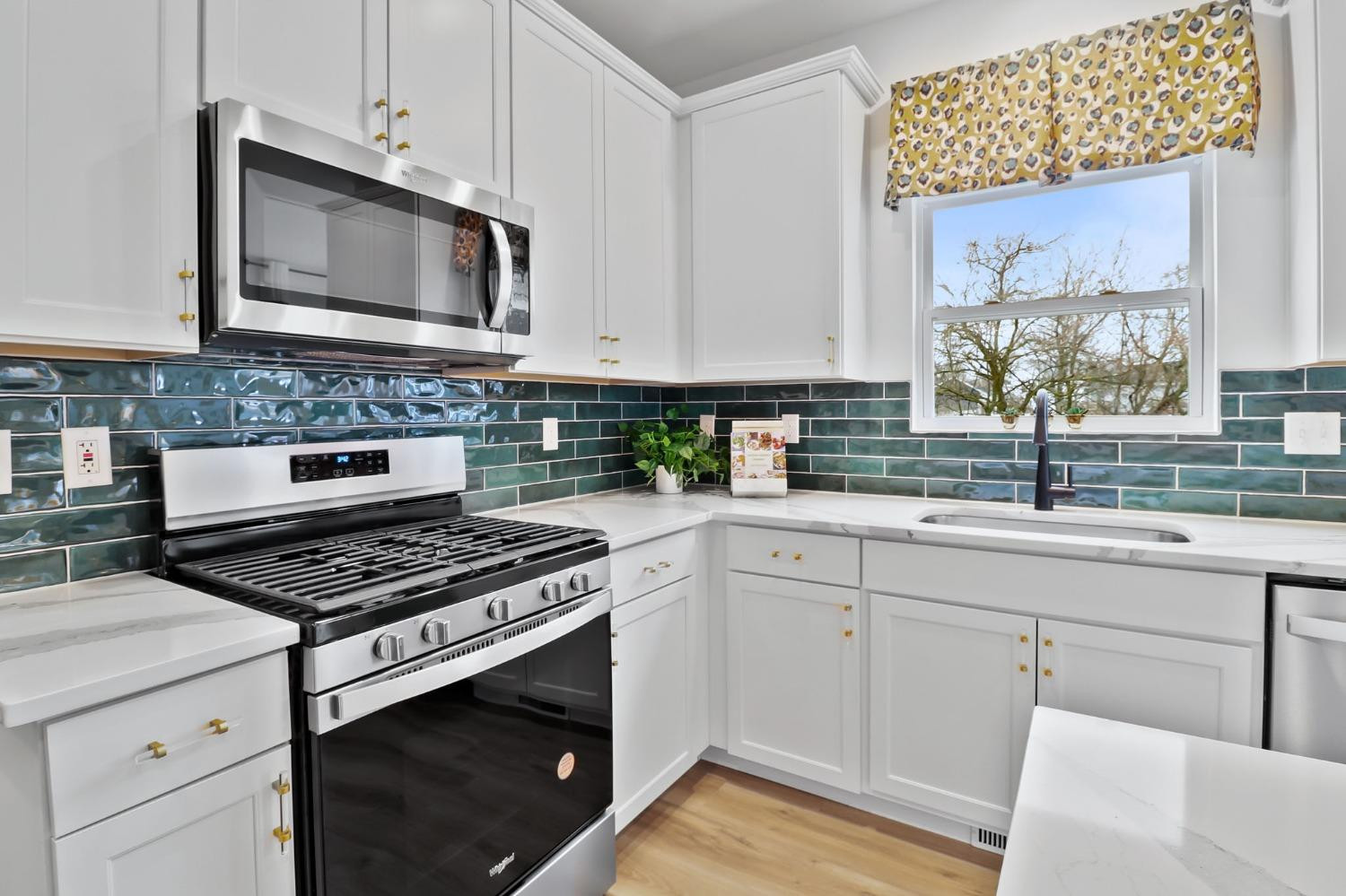 5813 Buck Lane