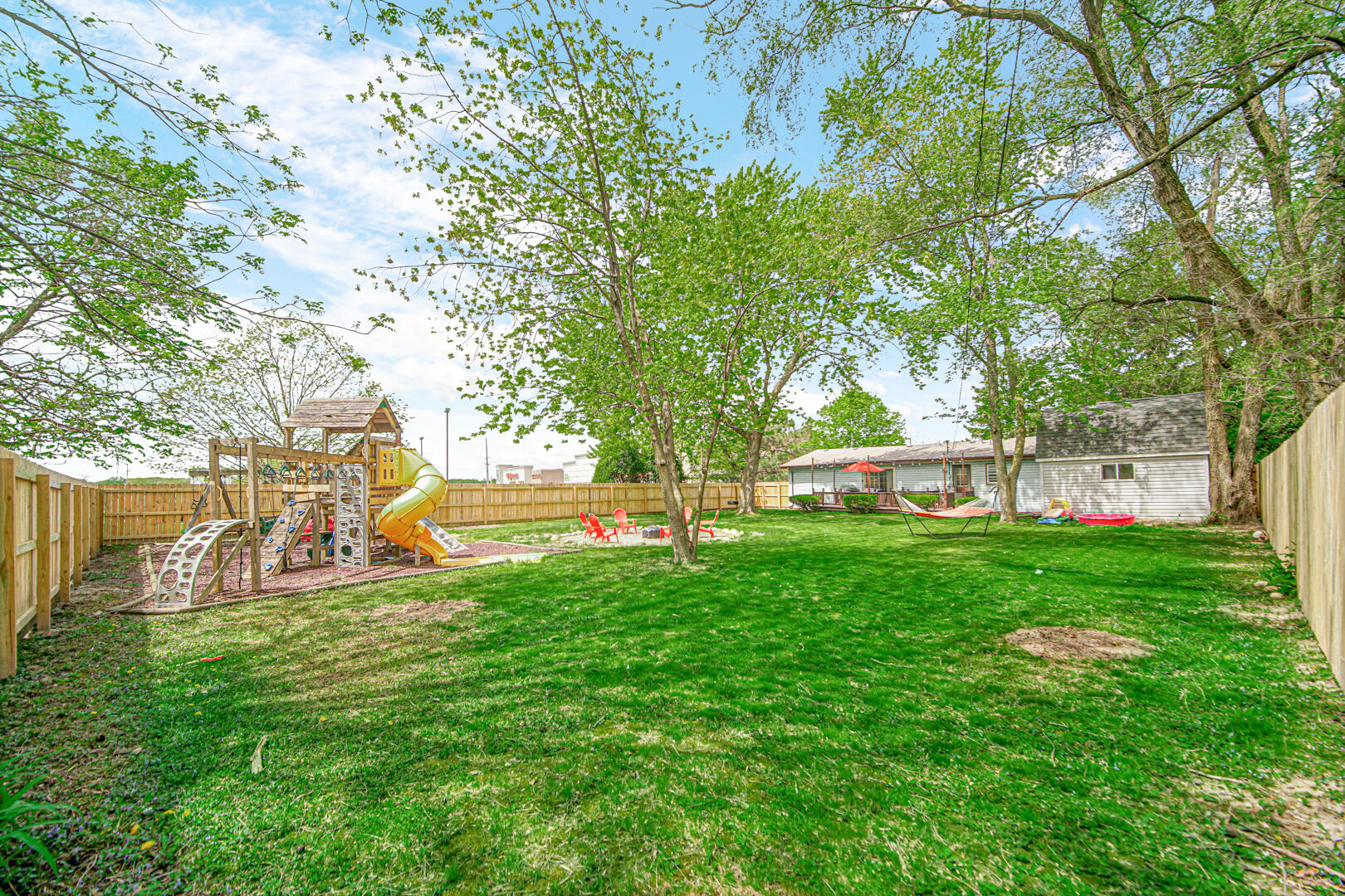 5471 W 78th Lane