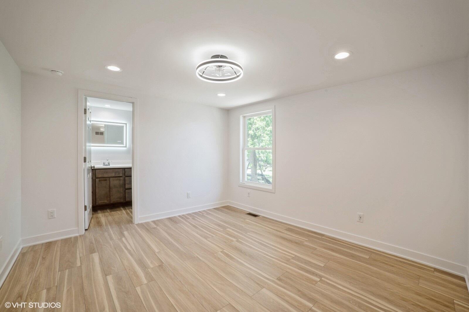 510 W Oakley Avenue
