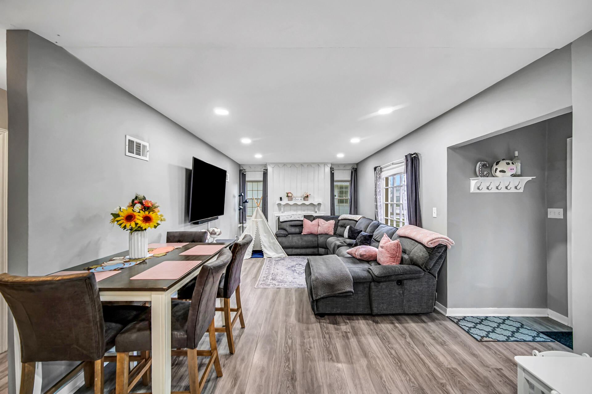 2628 Lincoln Street