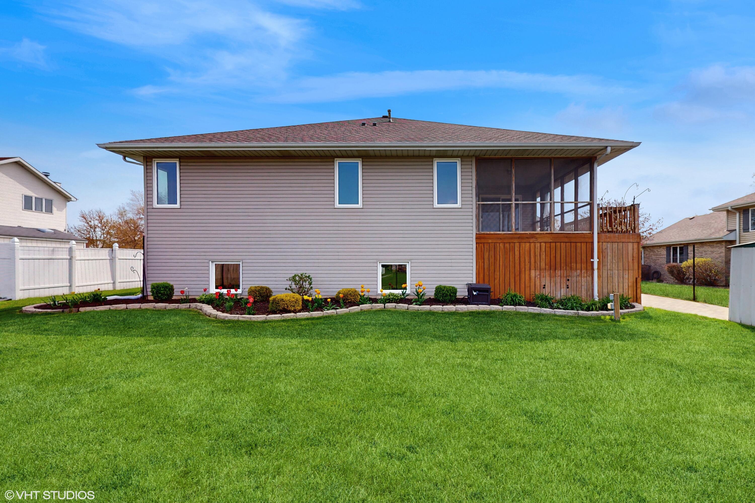 2966 Hawthorne Lane