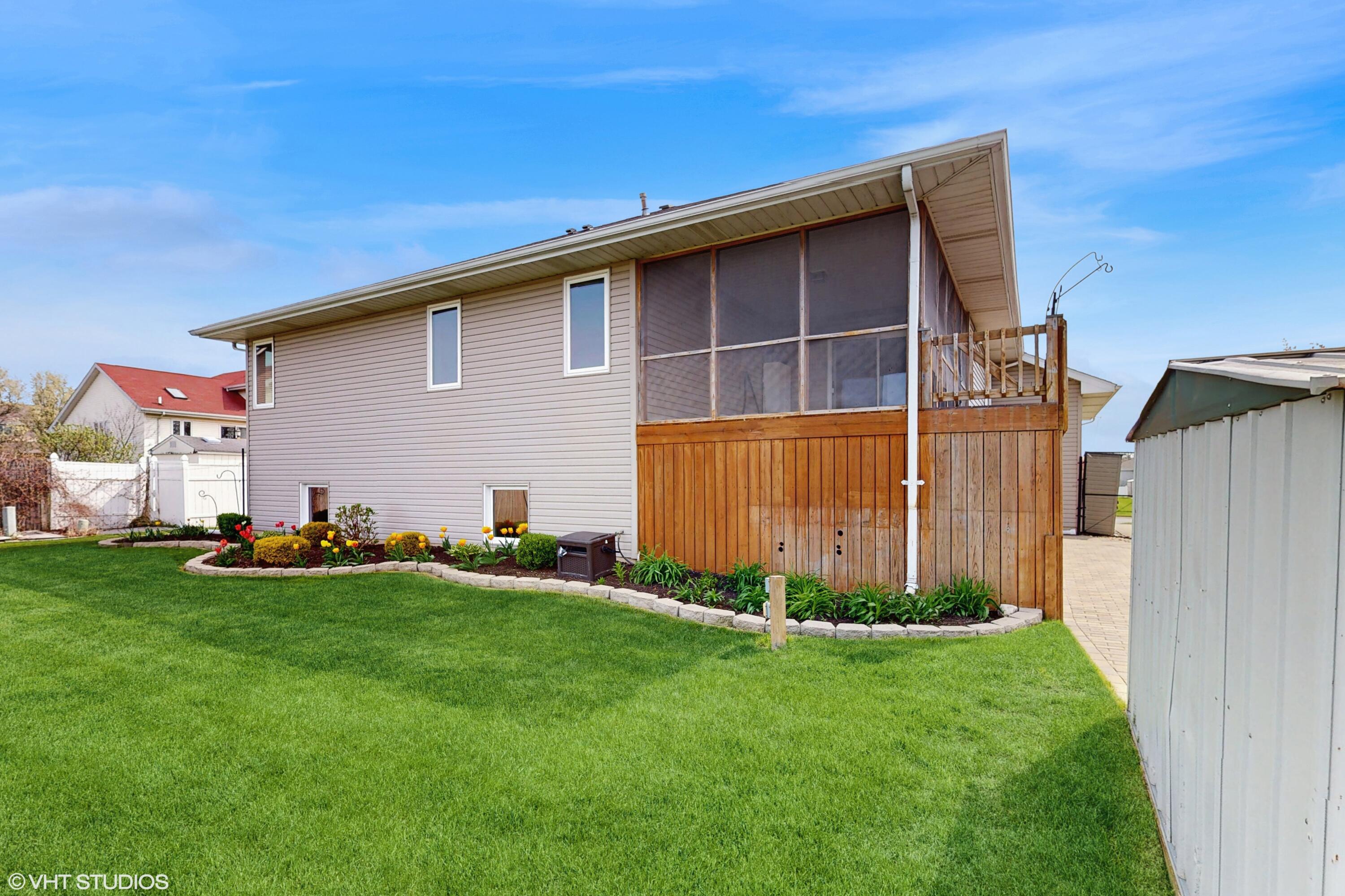 2966 Hawthorne Lane
