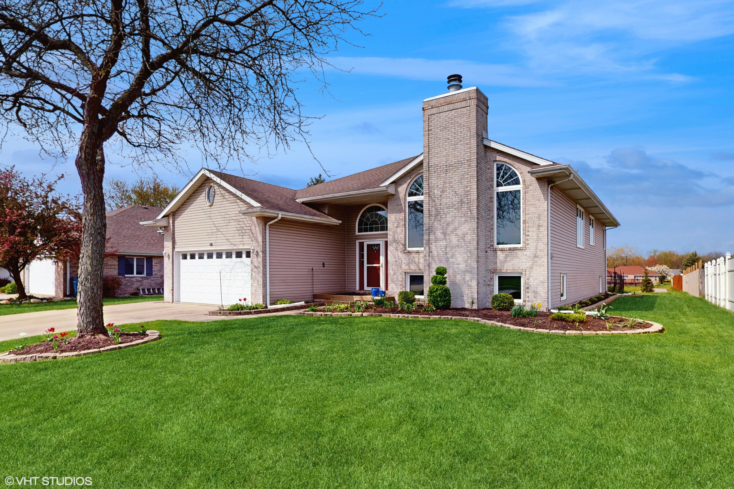 2966 Hawthorne Lane