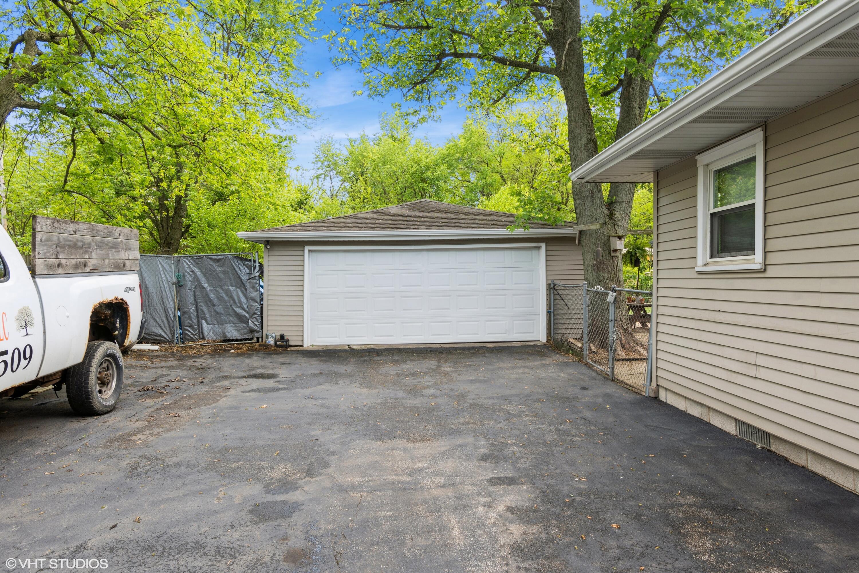 3355 E 78th Place