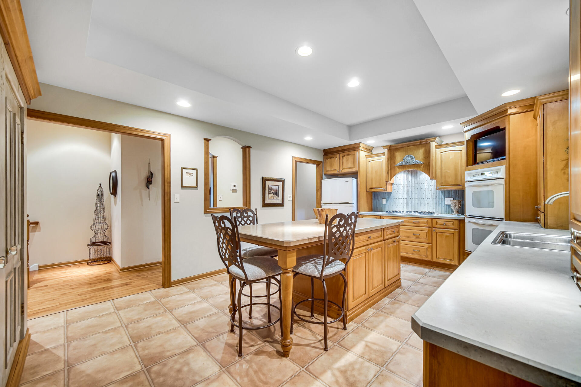 1235 Greenview Place