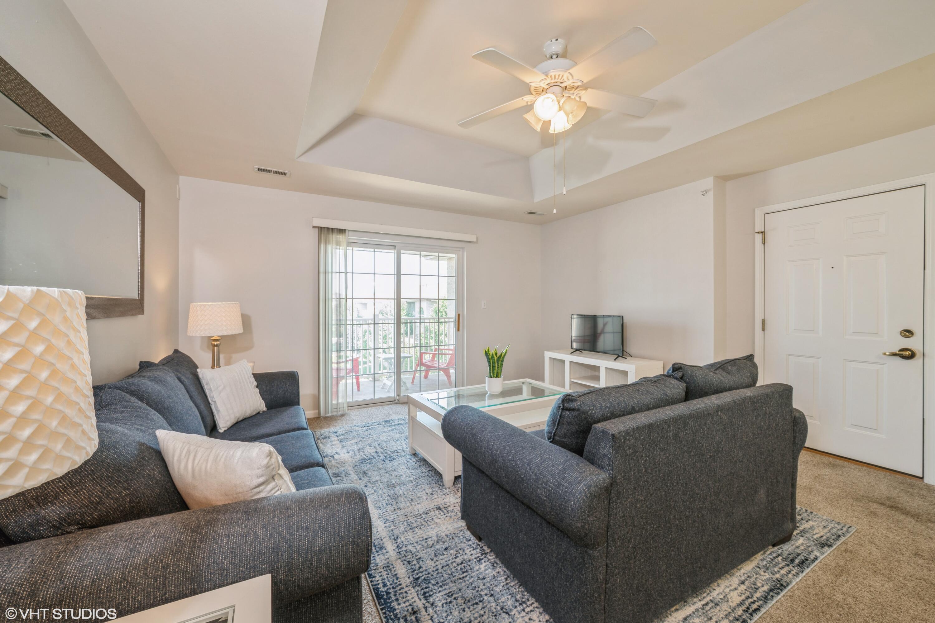 2035 W 75th Place Unit: 33