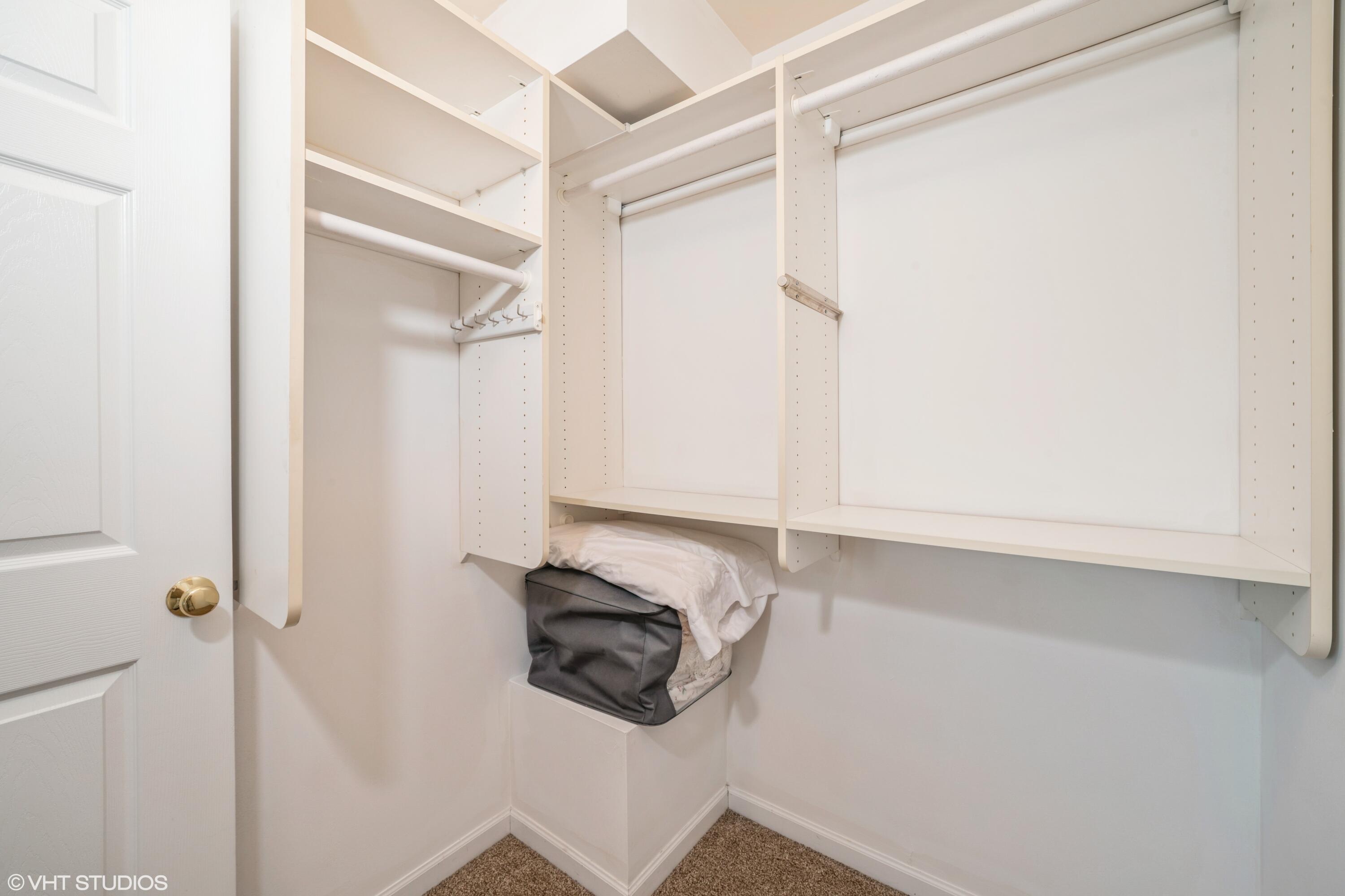 2035 W 75th Place Unit: 33