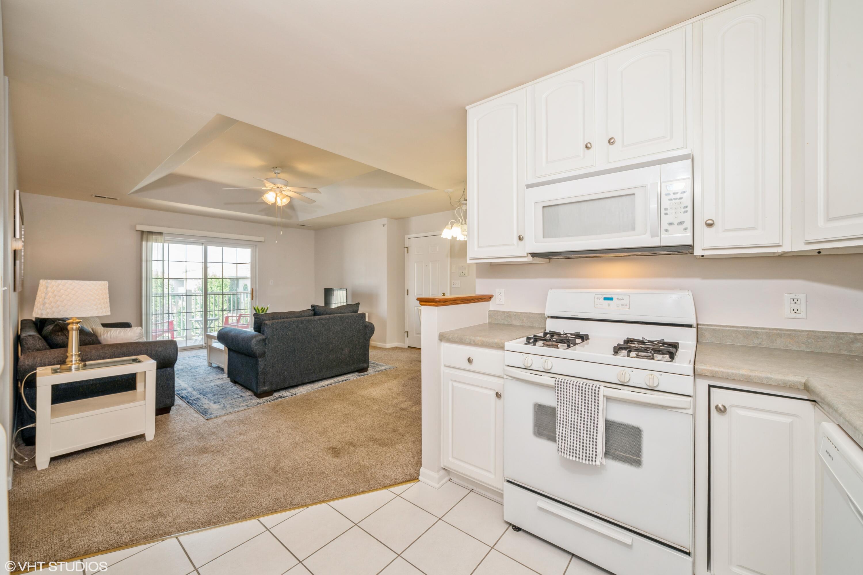 2035 W 75th Place Unit: 33