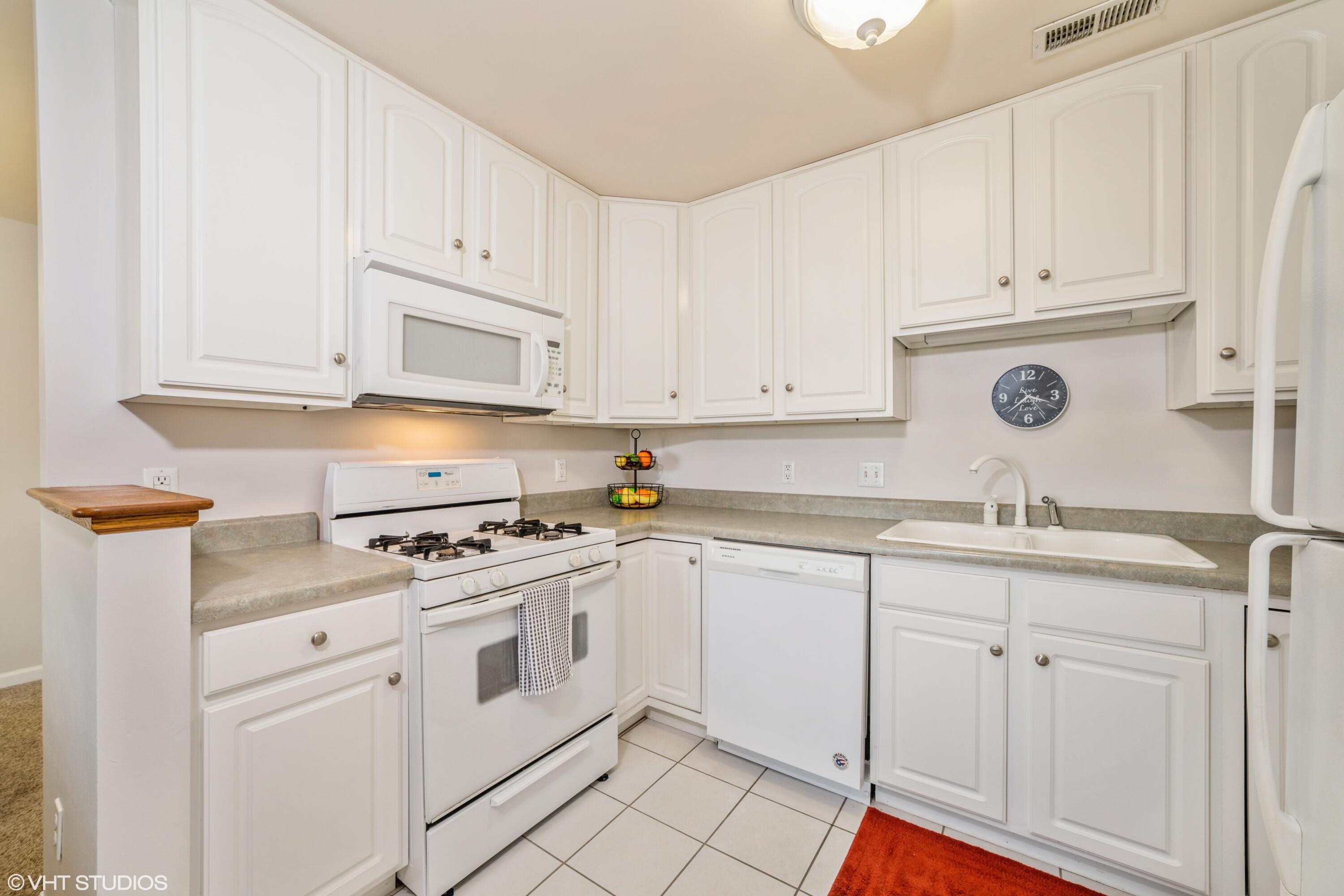 2035 W 75th Place Unit: 33