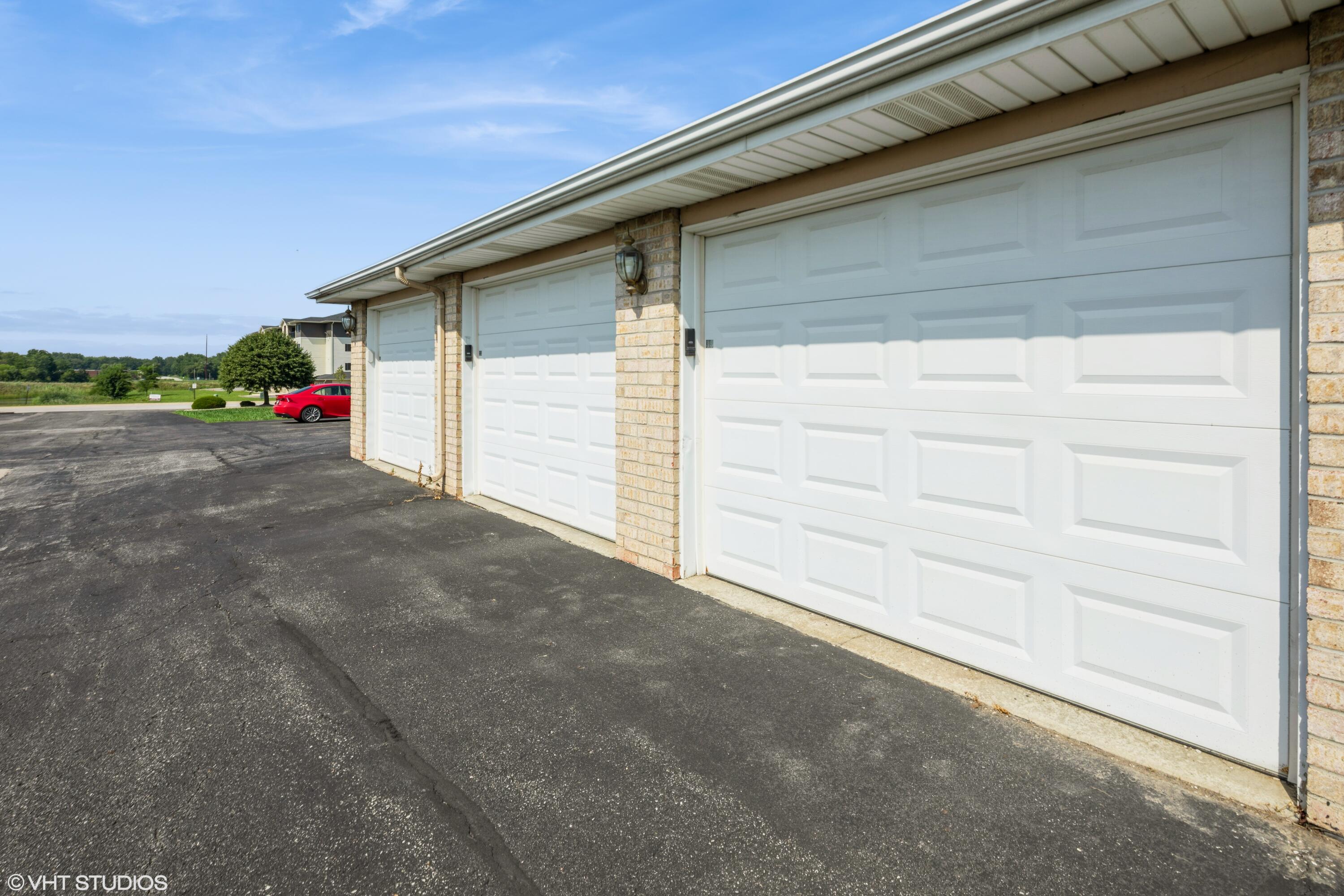 2035 W 75th Place Unit: 33
