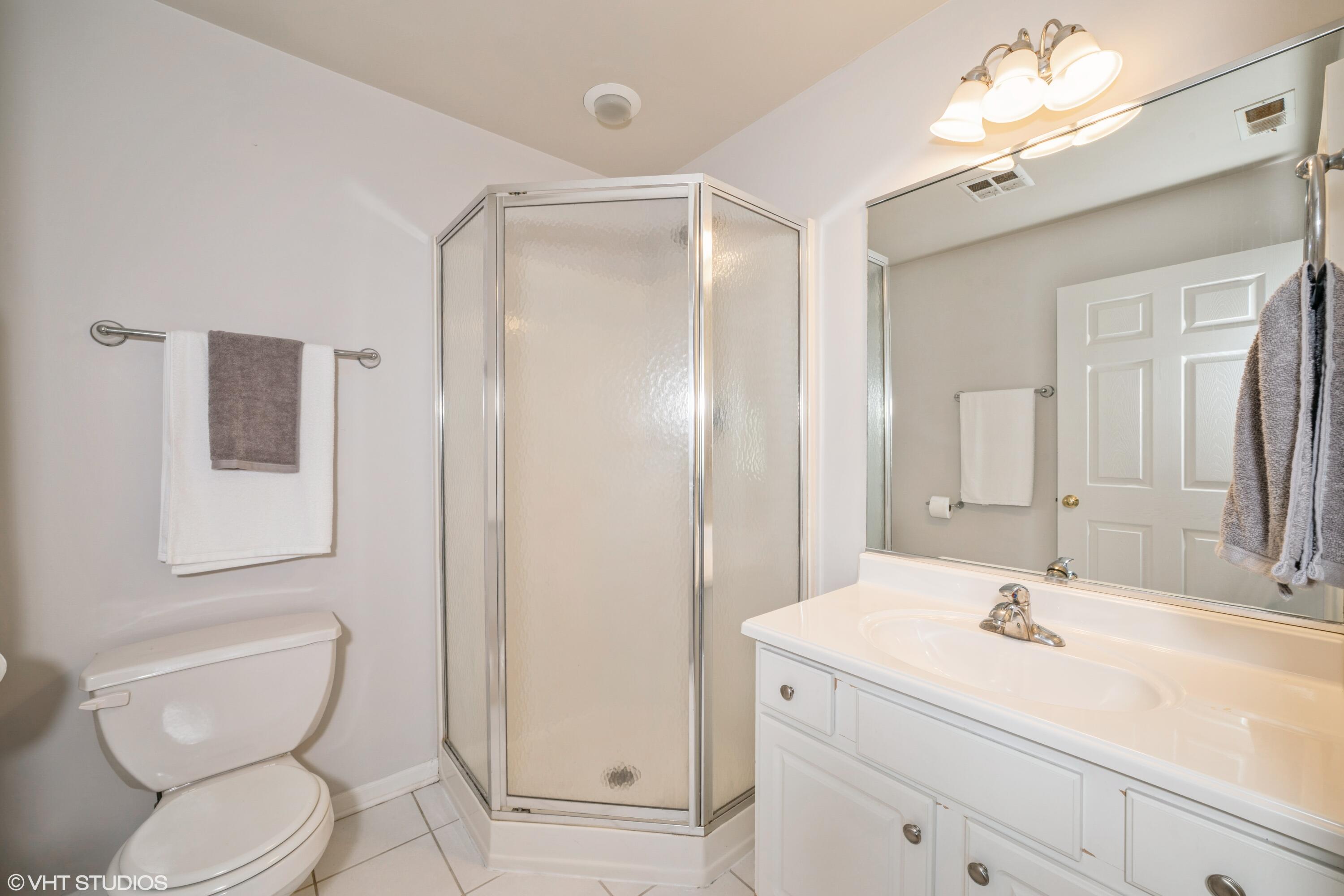 2035 W 75th Place Unit: 33