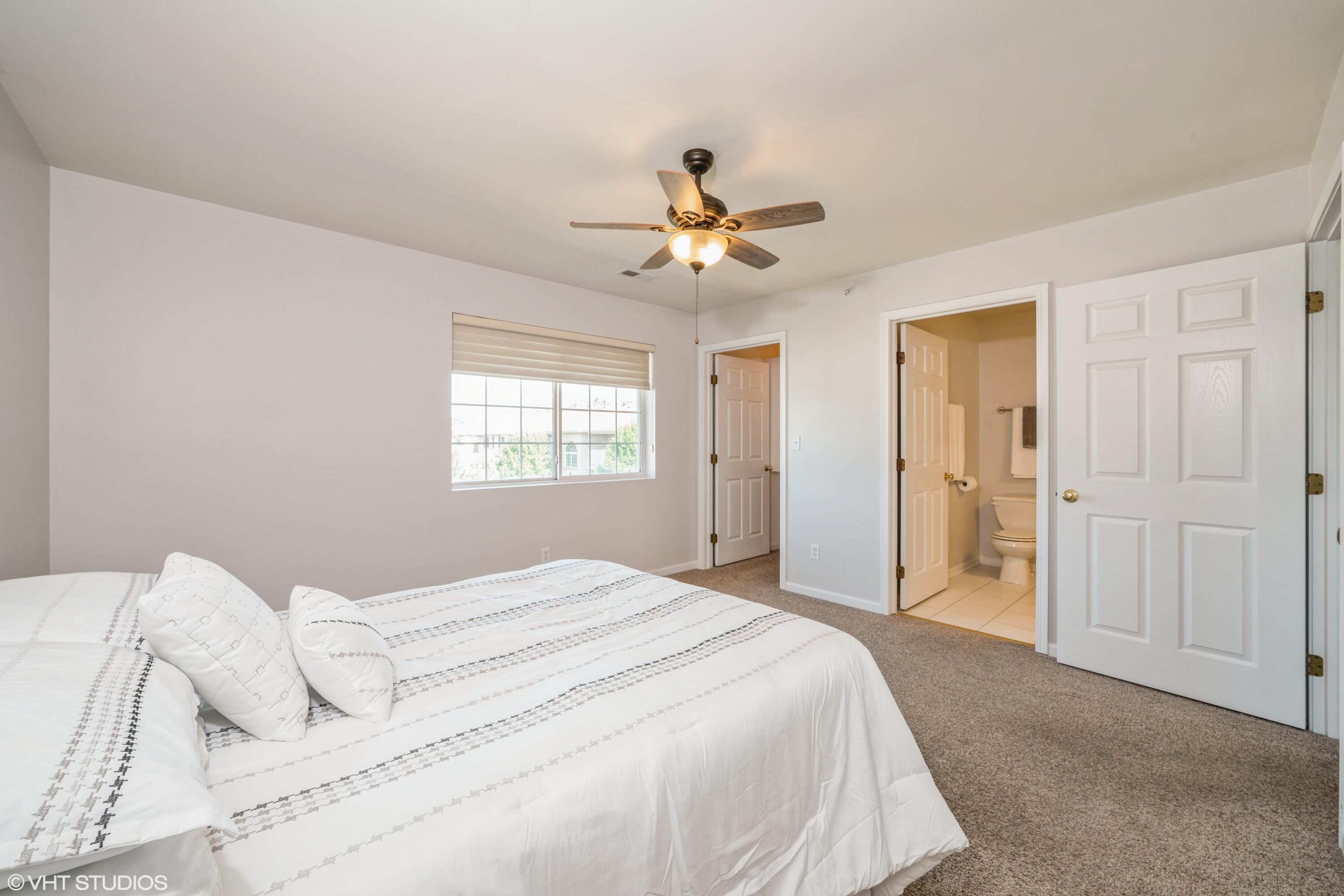 2035 W 75th Place Unit: 33