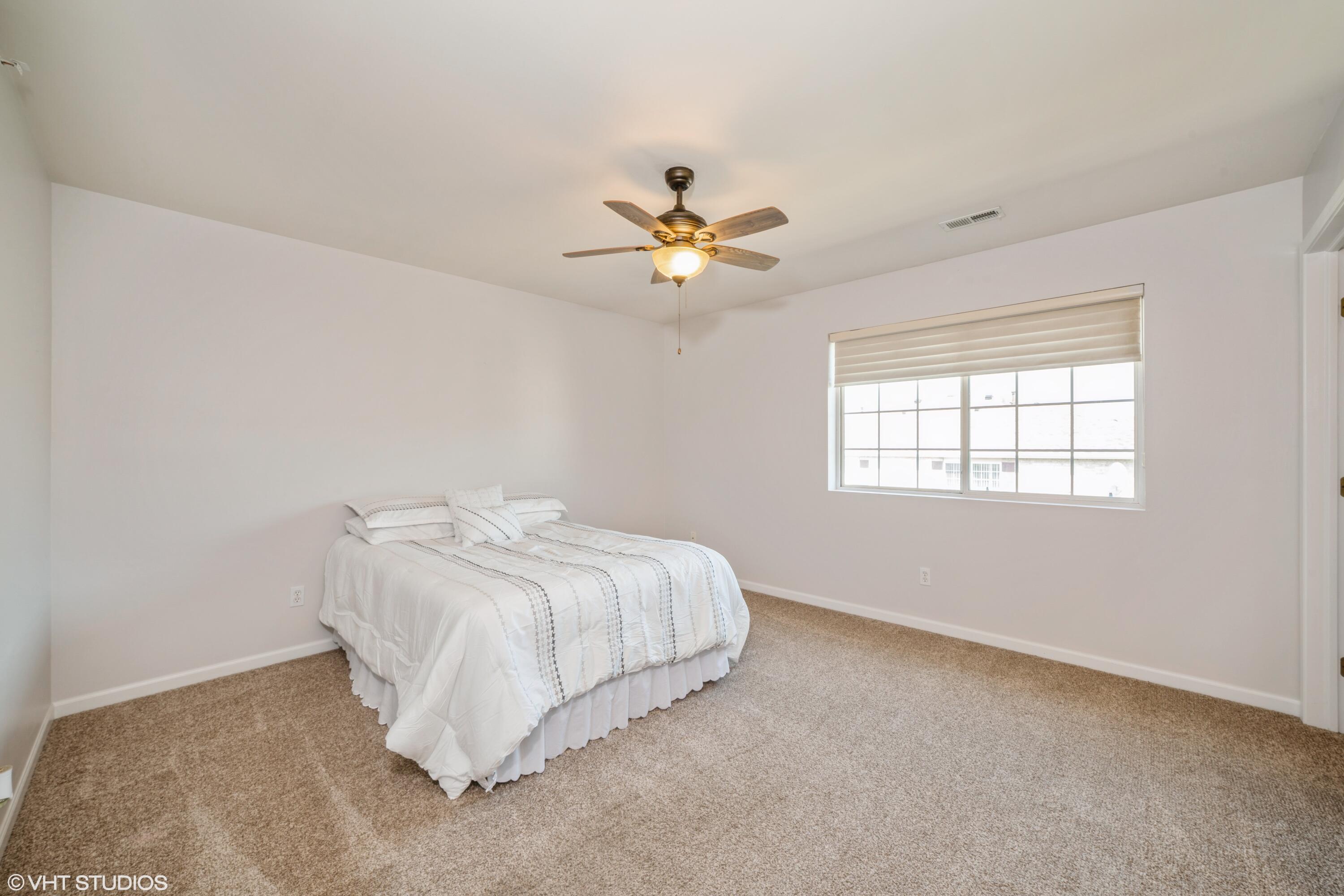 2035 W 75th Place Unit: 33