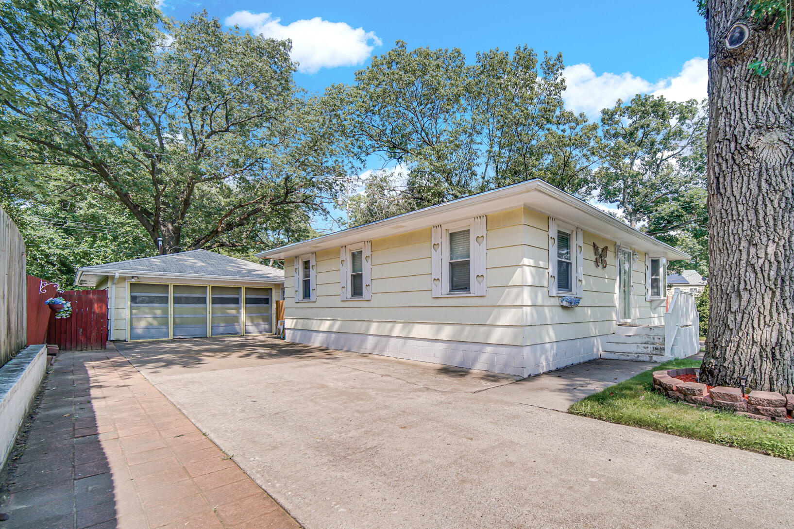 2816 Beverly Drive