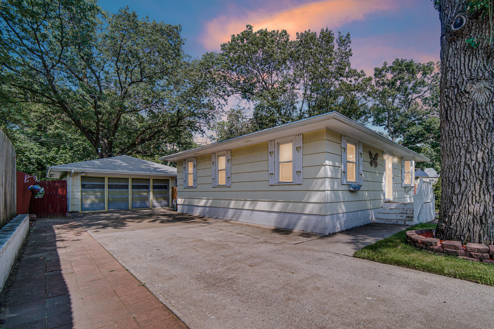 2816 Beverly Drive