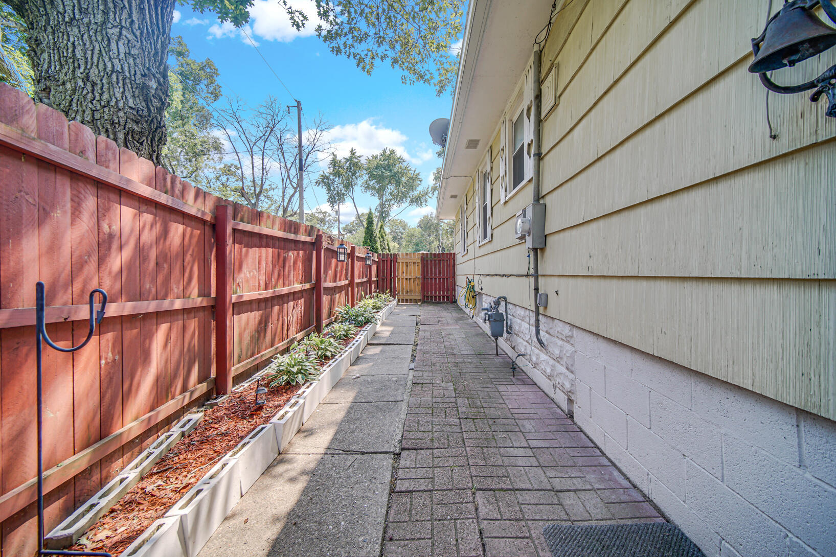 2816 Beverly Drive