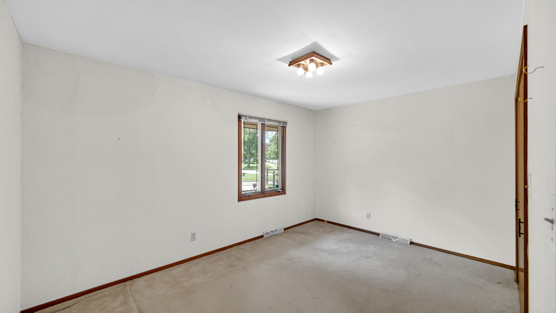 1612 Wren Court