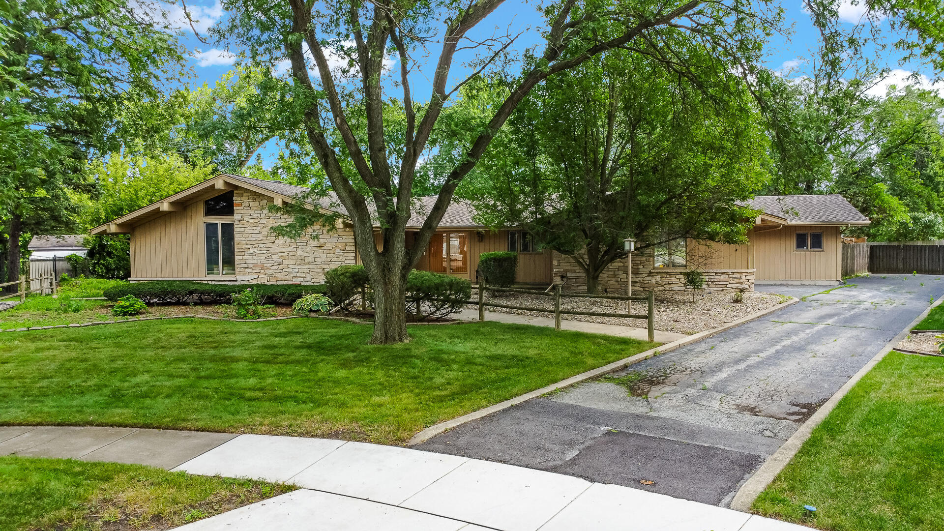 1612 Wren Court