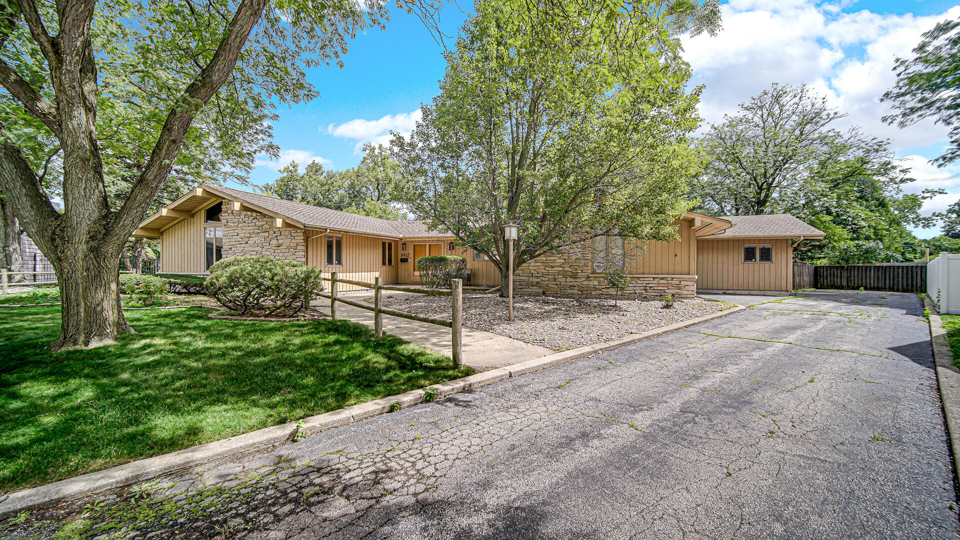 1612 Wren Court