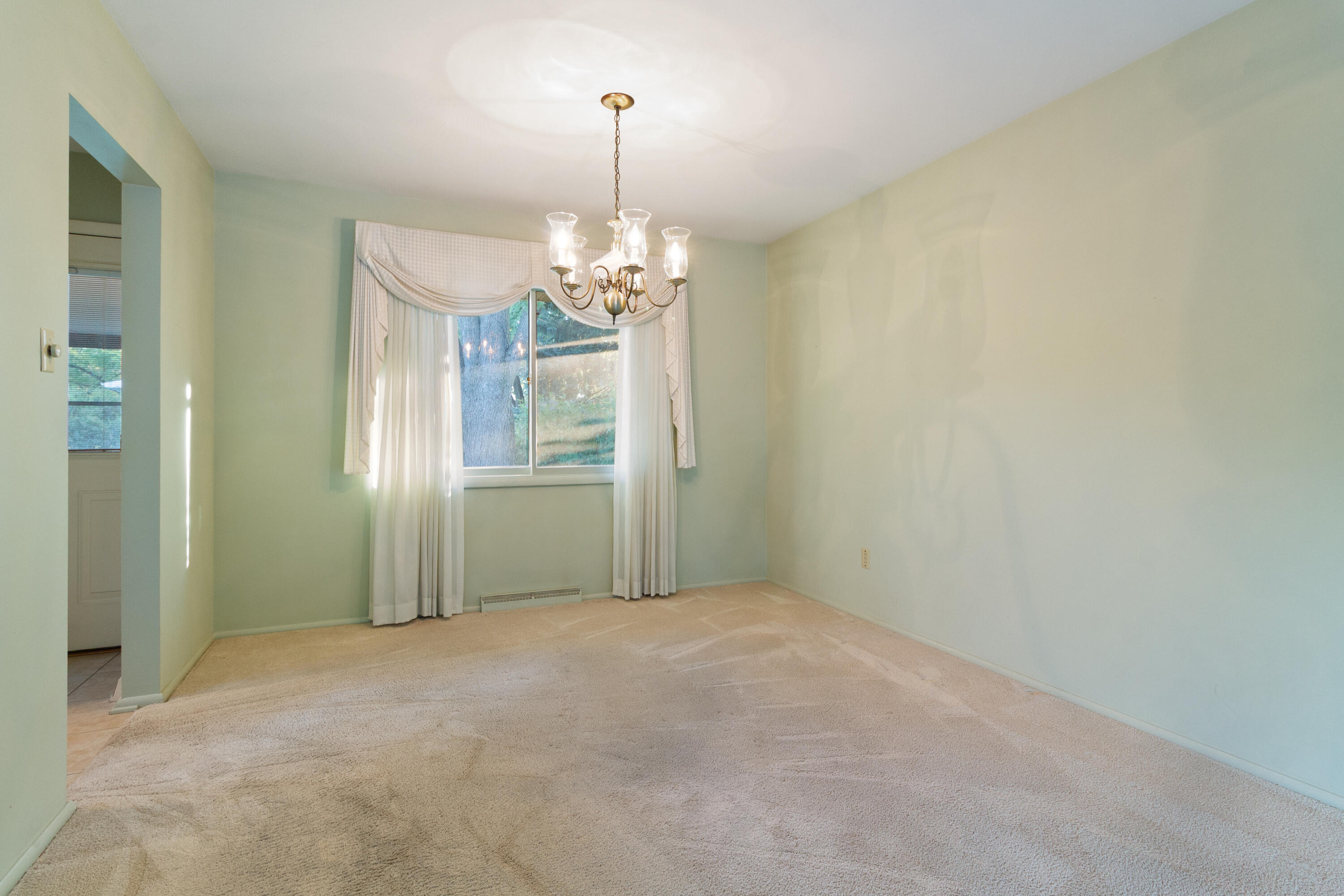 321 E Elizabeth Drive
