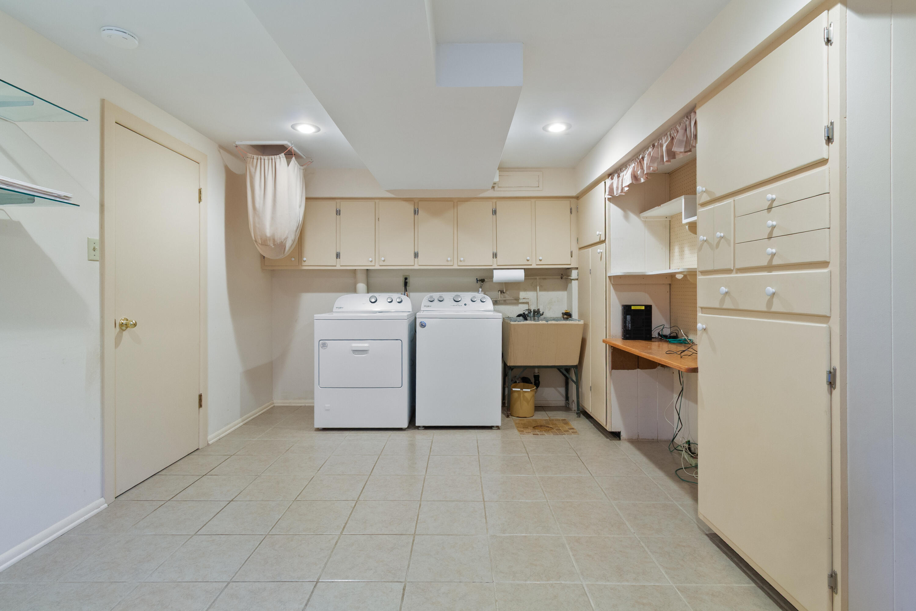 321 E Elizabeth Drive