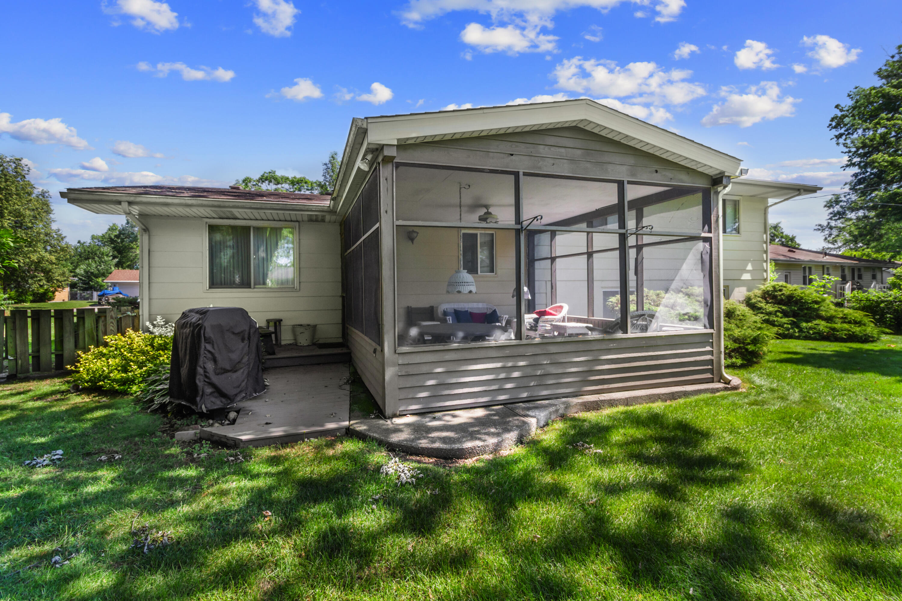 321 E Elizabeth Drive