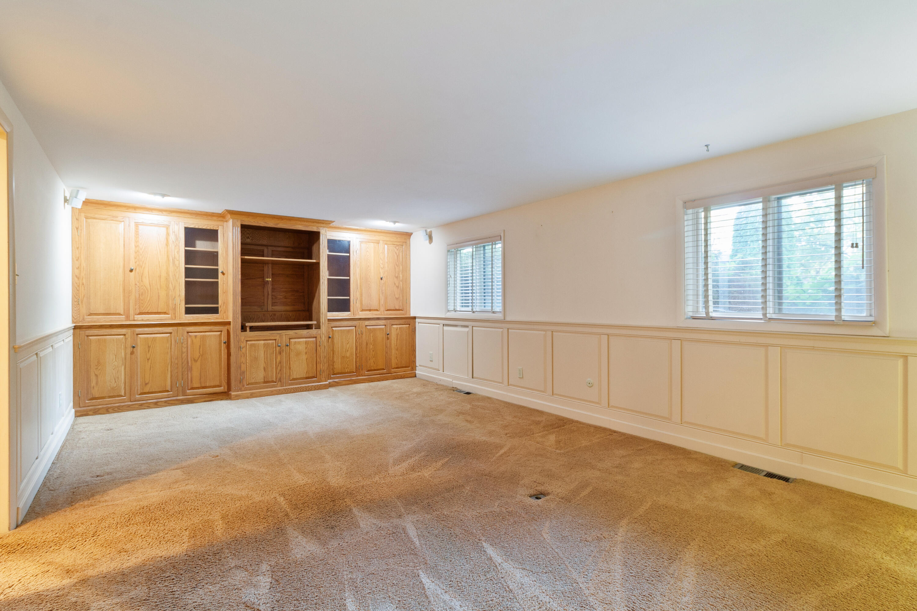 321 E Elizabeth Drive