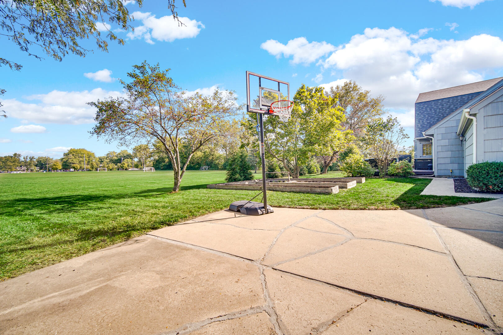 1613 Wren Court