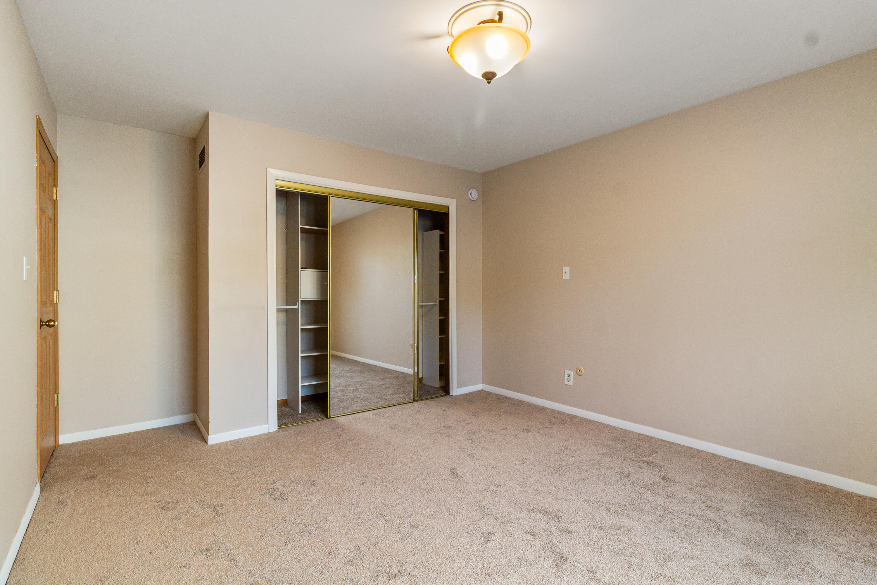 1825 Oriole Drive