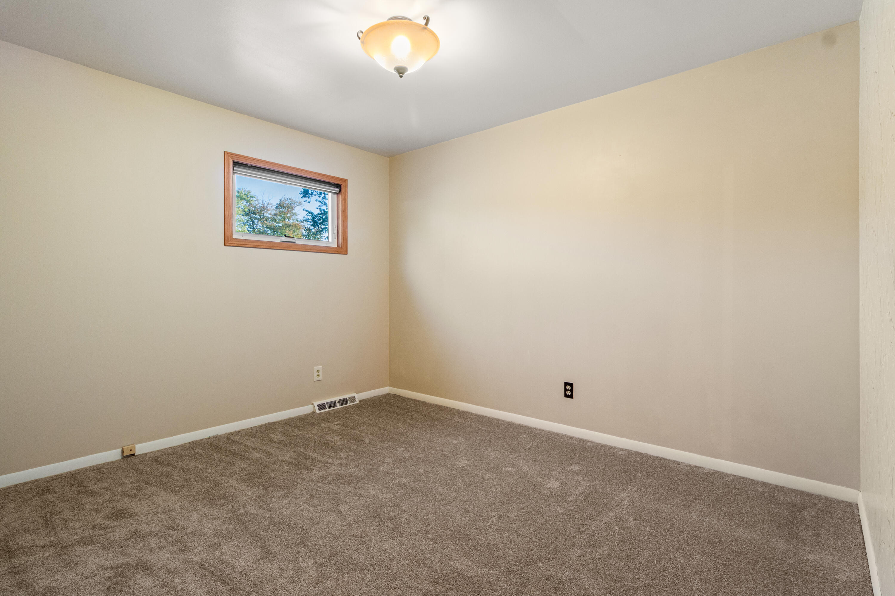 1825 Oriole Drive