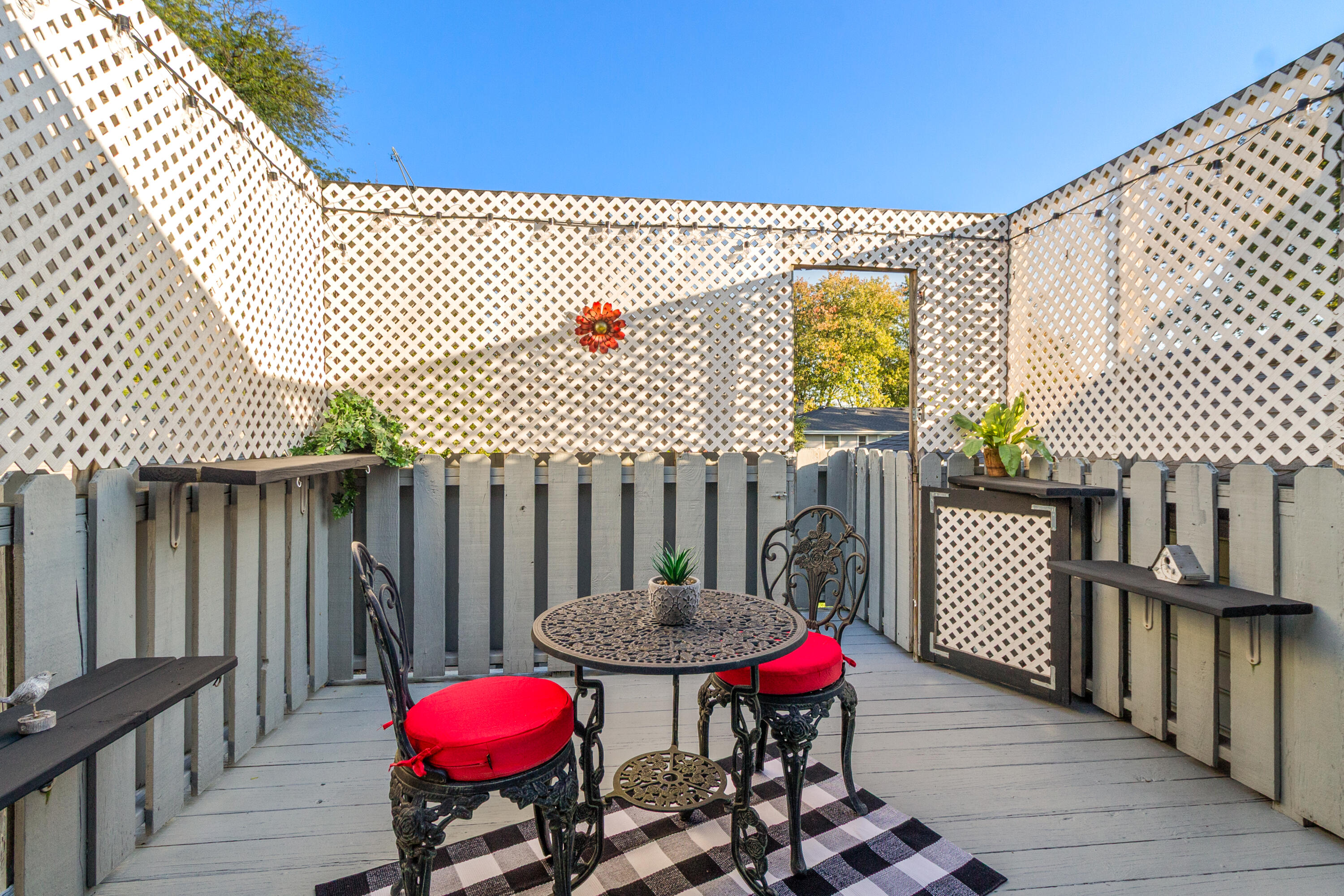 1825 Oriole Drive