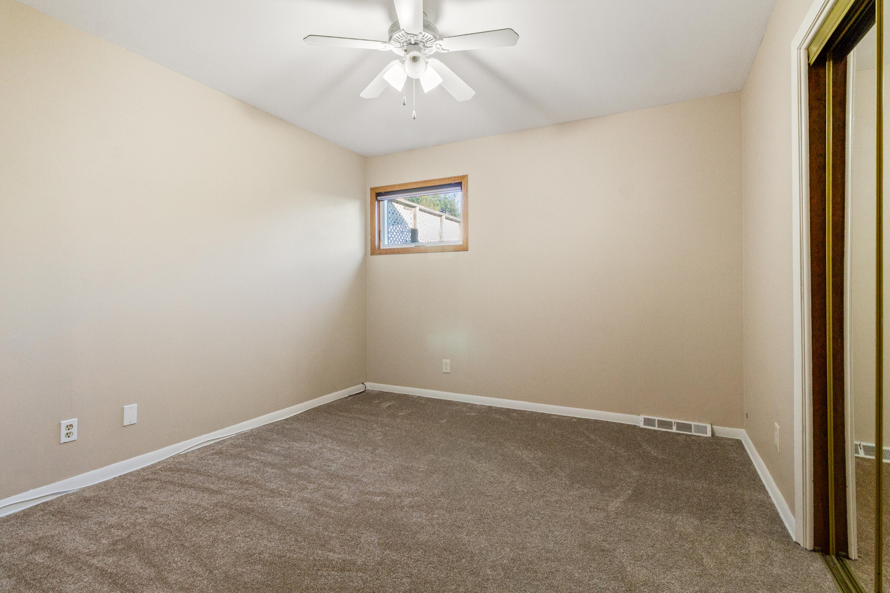 1825 Oriole Drive