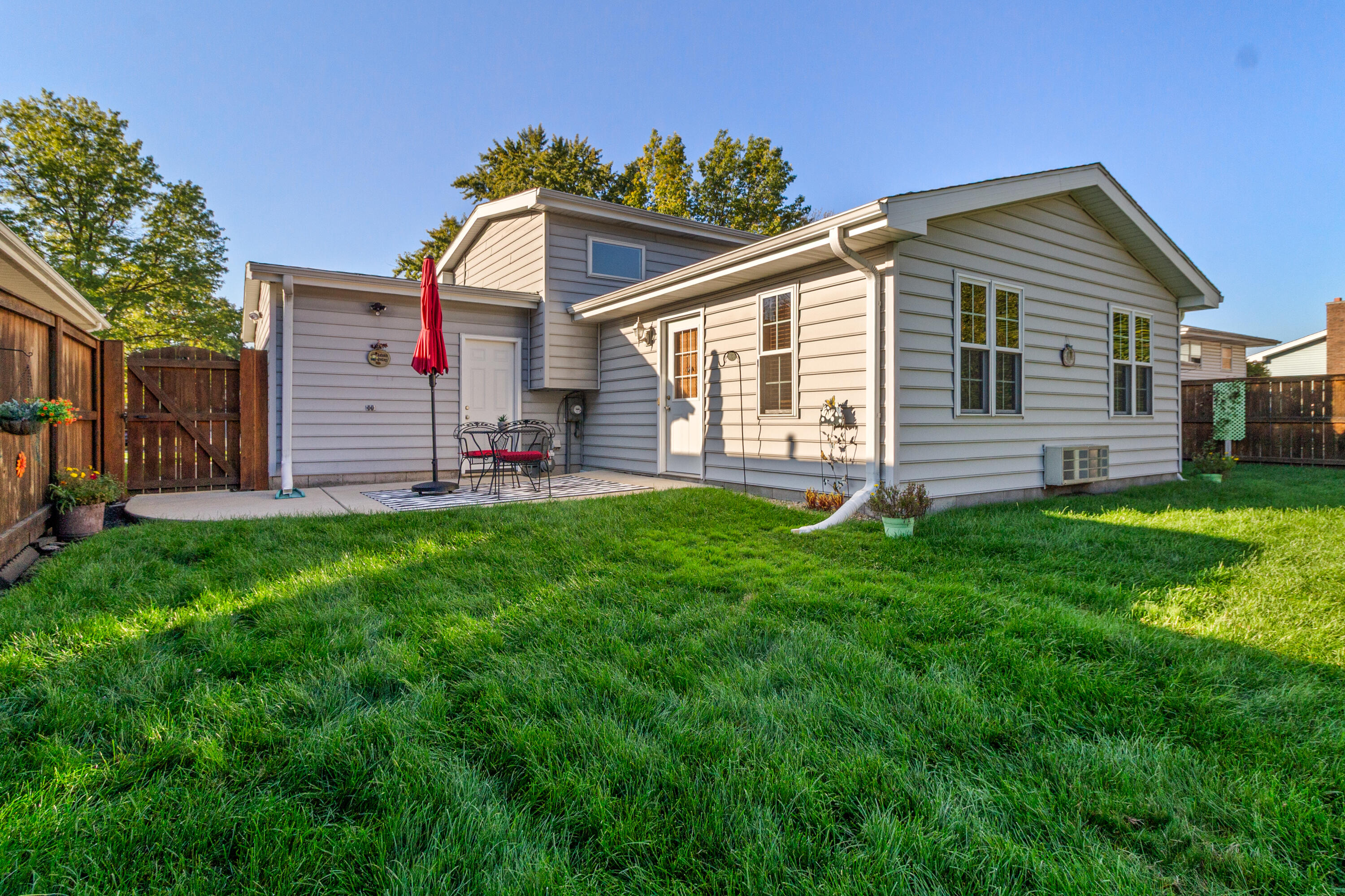 1825 Oriole Drive