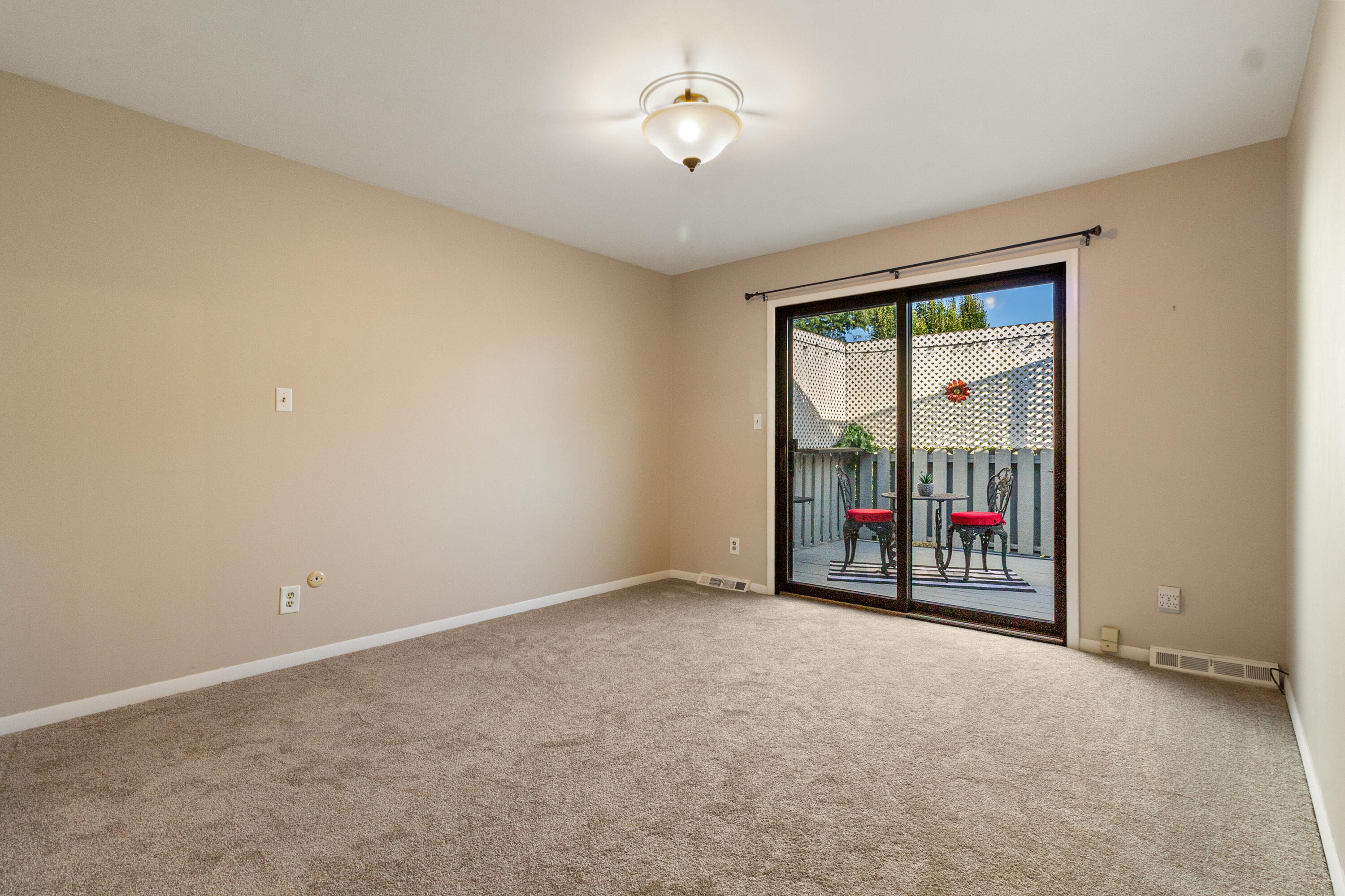 1825 Oriole Drive