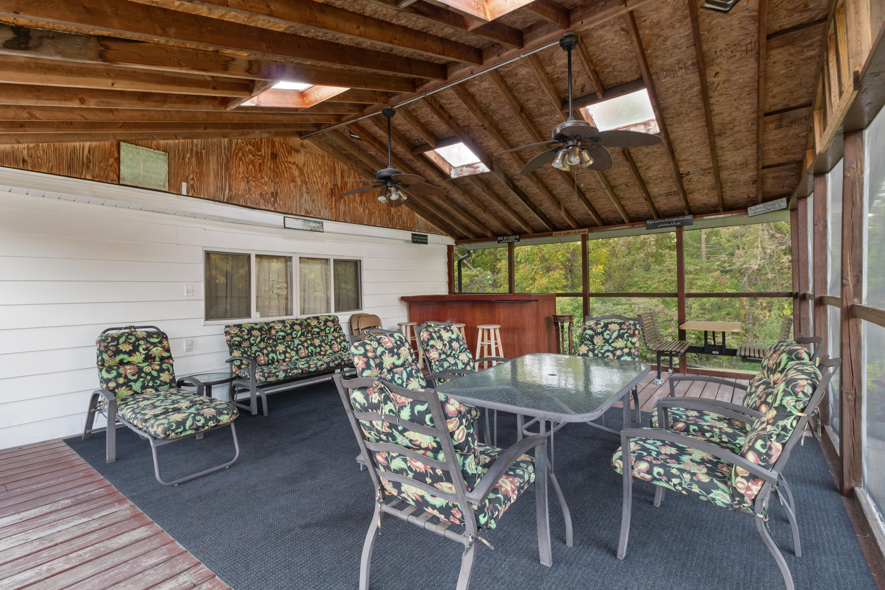 410 W 52nd Place