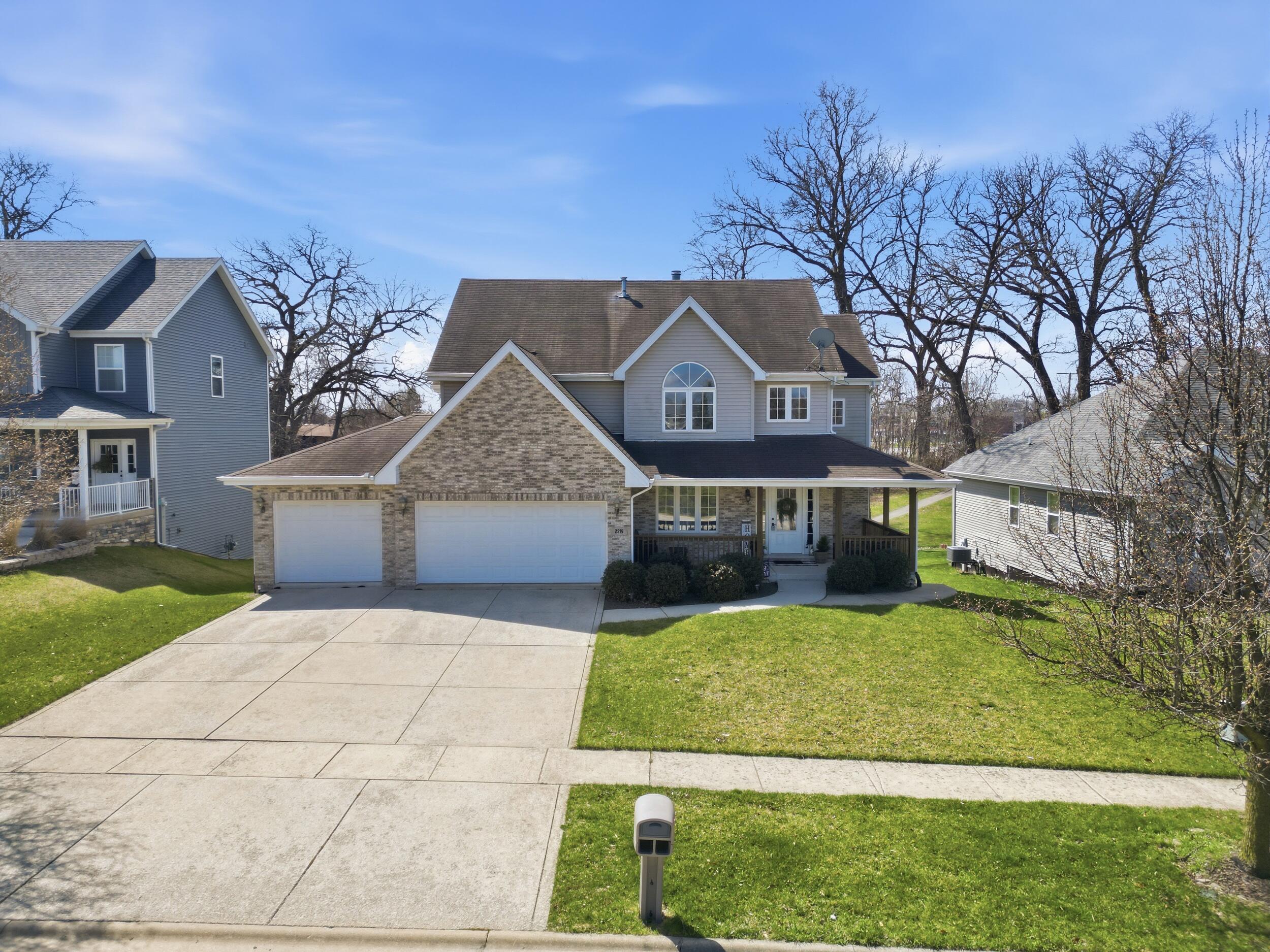 2219 Forest View Lane